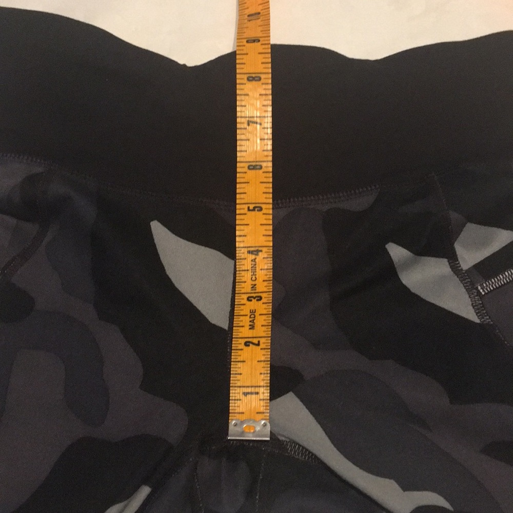 Athleta Black/Gray Workout Pants - Sz S - Picture 5 of 7
